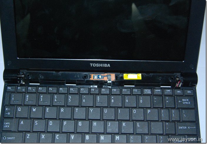 Removing keyboard in Toshiba NB200