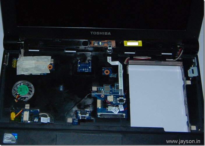 Dismantling LCD in NB200